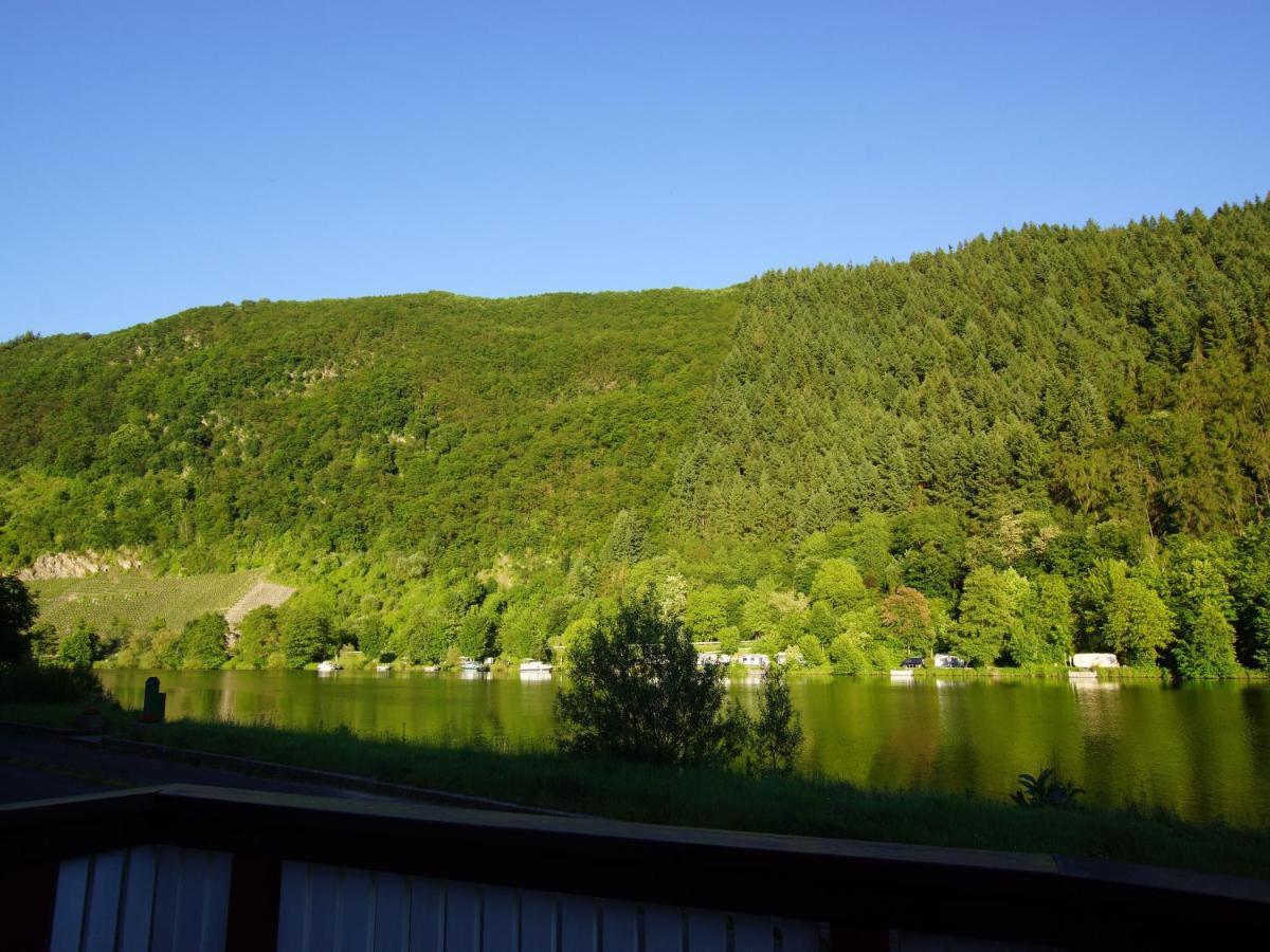 Altes Faehrhaus An Der Mosel Anno1633 Lägenhet Traben-Trarbach Exteriör bild
