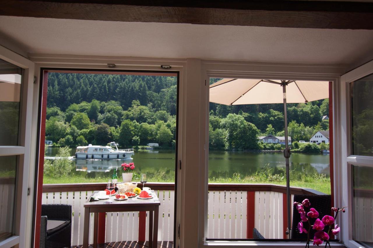 Altes Faehrhaus An Der Mosel Anno1633 Lägenhet Traben-Trarbach Exteriör bild
