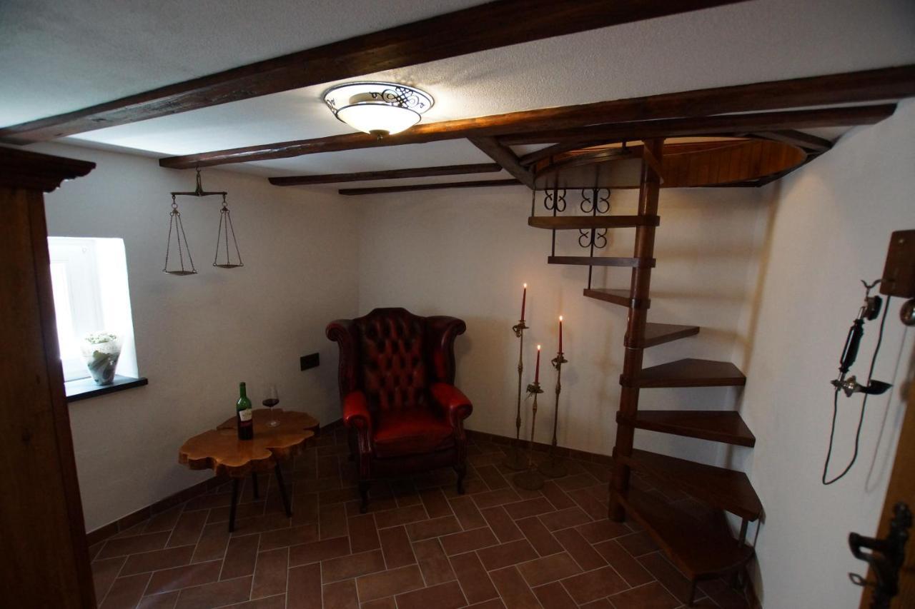 Altes Faehrhaus An Der Mosel Anno1633 Lägenhet Traben-Trarbach Exteriör bild