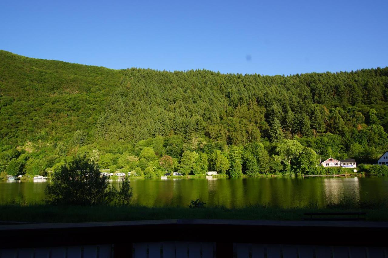 Altes Faehrhaus An Der Mosel Anno1633 Lägenhet Traben-Trarbach Exteriör bild